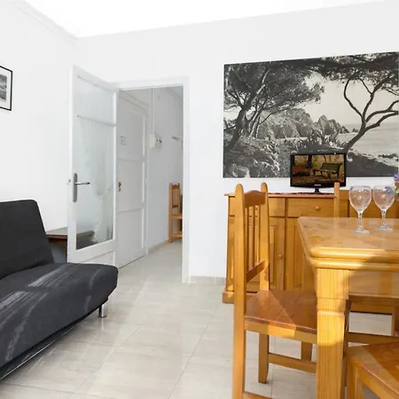 Geranis 1 Apartment *